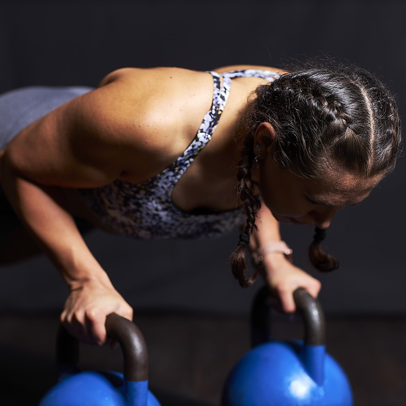 Gym Kettle Bells Push Up
